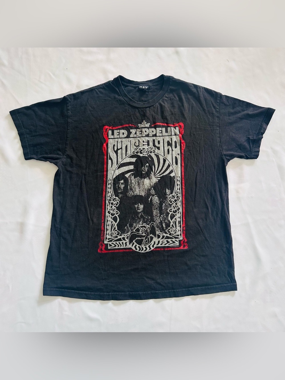 Pre-loved Large Led Zeppelin Band Tshirt 100% Cotton Graphic Print Black Vintage